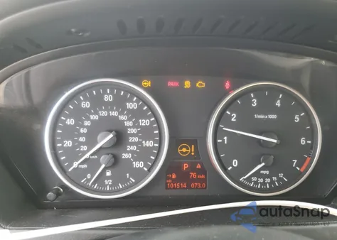 2011 BMW X5 xDrive50I z USA, uszkodzony, nr VIN 5UXZV8C59BLL67882